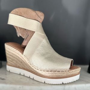 GENTLE SOULS BY KENNETH COLE Elyssa